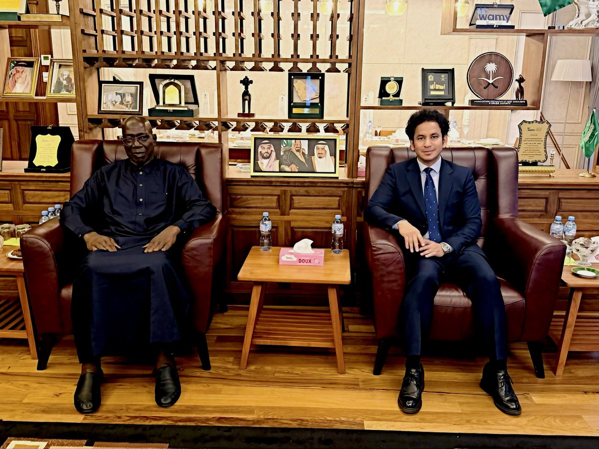 السفارة في كوناكري tweet media