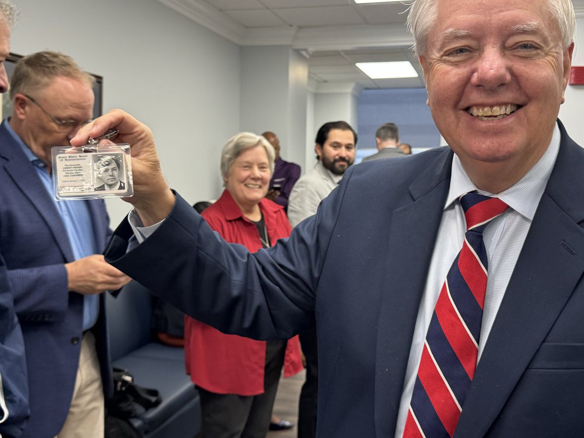 Republicans against Trump tweet media