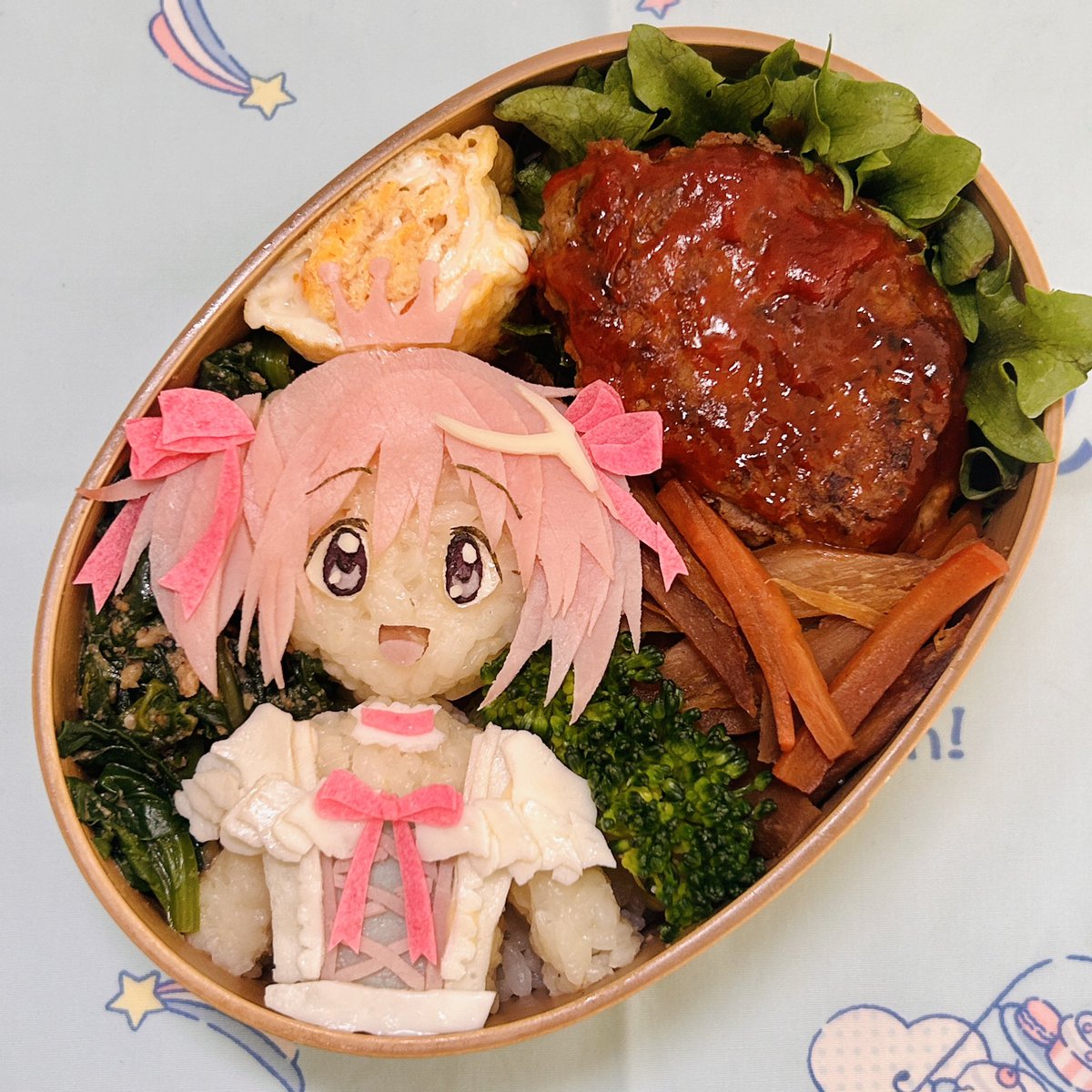 maish2b_lindsey's tweet photo. 鹿目まどかのハンバーグ弁当です
お昼に会社で食べます！

#魔法少女まどかマギカ https://t.co/3q1Z9IjuzZ