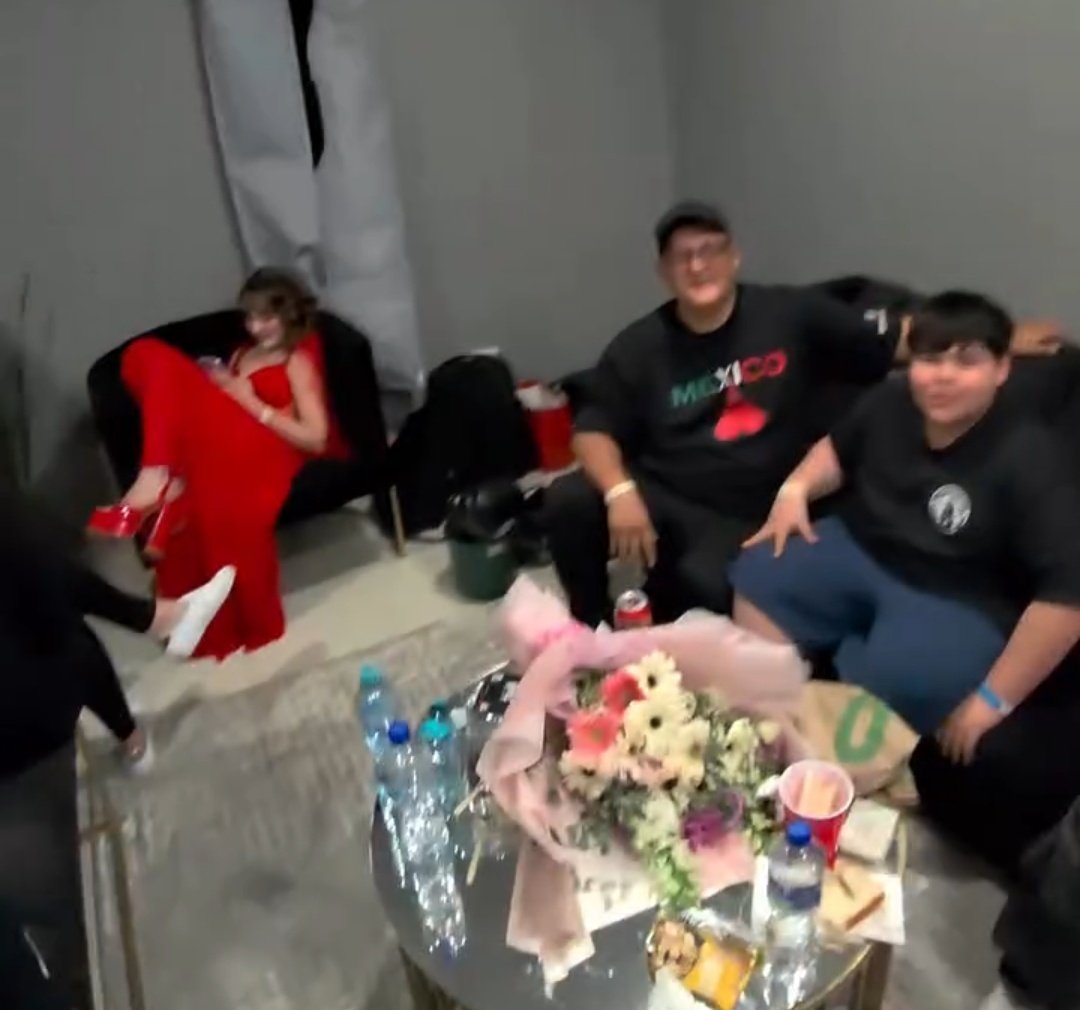 Andrea♡ tweet media