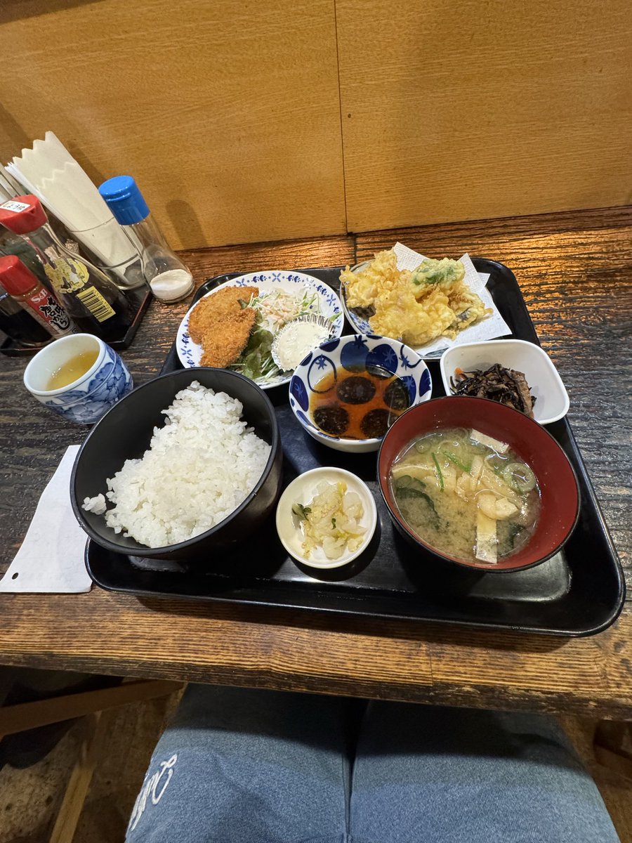 coooobra's tweet photo. 今日は講習でランチは外食
アジフライととり天定食美味しかったです🤭 https://t.co/P8ah8qMNfN