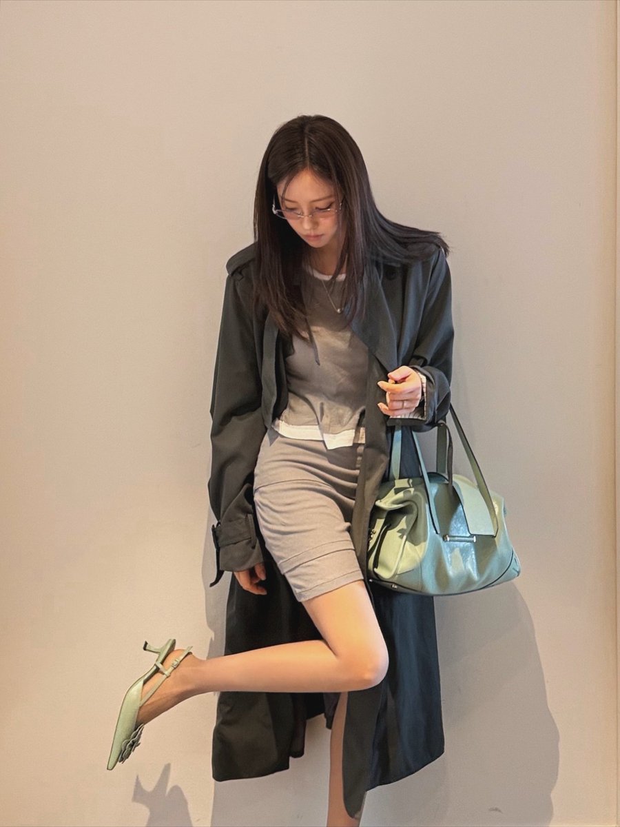 朴孝敏 灰丝穿搭 https://t.co/7M7qX1Sa97
