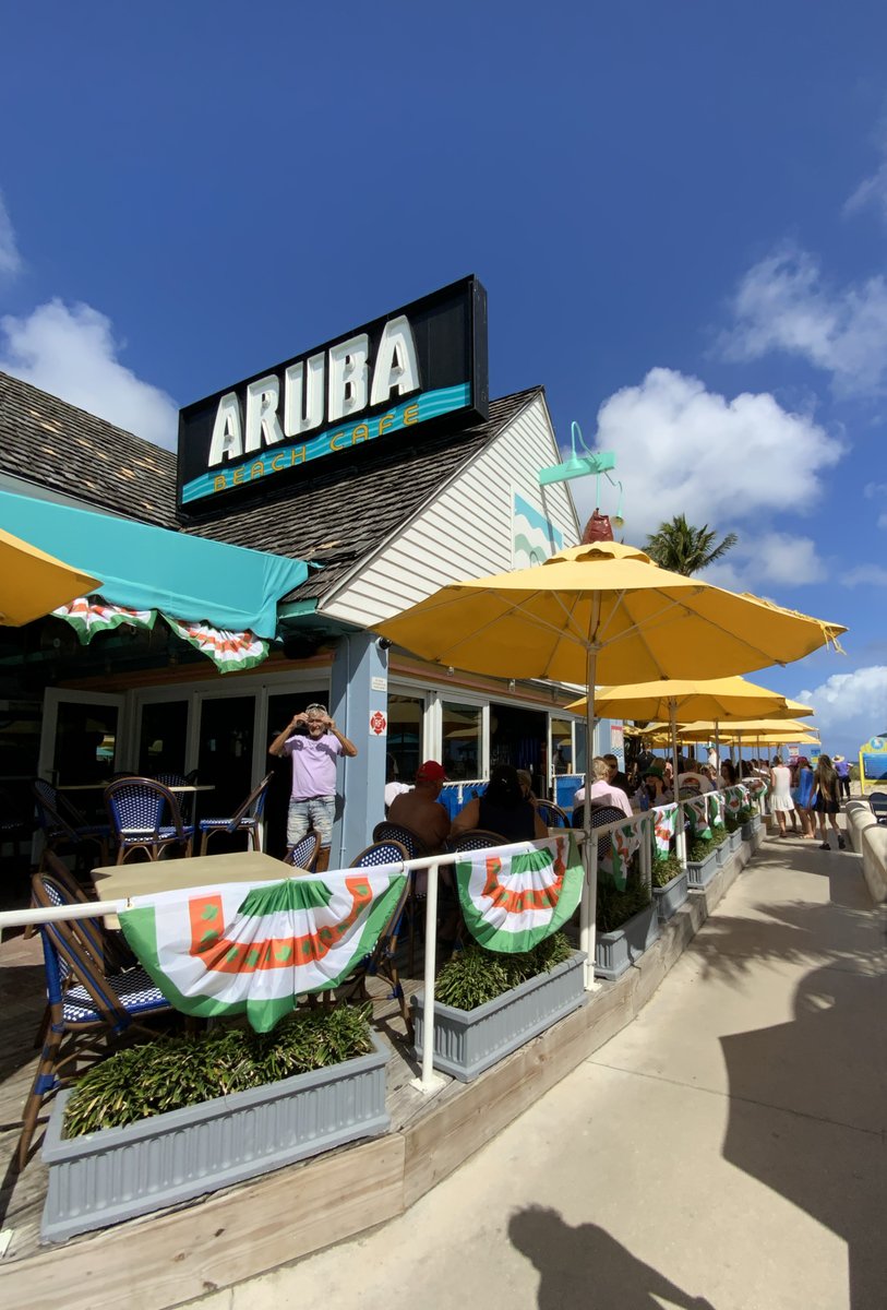 arubabeachcafe's tweet image. Head to the beach for St. Patrick's Day shenanigans &amp;amp; celebration! 🌺 Enjoy green beer, Irish Mules, Guinness, Jameson drink special's &amp;amp; corned beef &amp;amp; cabbage! Live music all day, all night long! 🍀🎩🍻 #stpatricksday2026 #greenbeer #springbreak #livemusic #lbts #arubabeachcafe