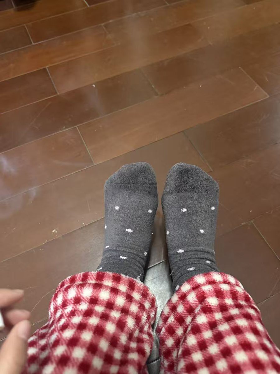 xiaoruansama1's tweet photo. #原味棉袜 #原味鞋子 #原味丝袜 #圣水 https://t.co/bK4o456hkU