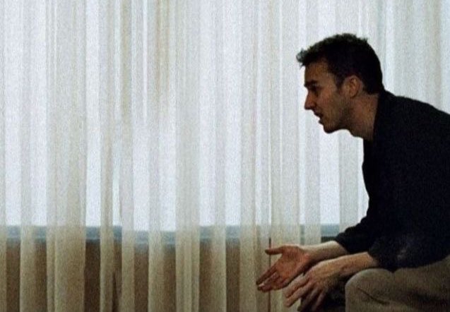 بِمَ التَعَلُّلُ لا أَهلٌ وَلا وَطَنُ
وَلا نَديمٌ وَلا كَأسٌ وَلا سَكَنُ

أُريدُ مِن زَمَني ذا أَن يُبَلِّغَني
ما لَيسَ يَبلُغُهُ مِن نَفسِهِ الزَمَنُ

لا تَلقَ دَهرَكَ إِلّا غَيرَ مُكتَرِثٍ
مادامَ يَصحَبُ فيهِ روحَكَ البَدَنُ

فَما يَدومُ سُرورٌ ما سُرِرتَ بِهِ
وَلا يَرُدُّ