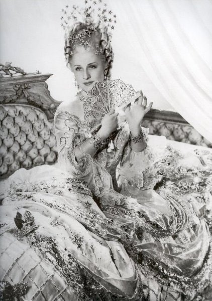 CoraCHarrington's tweet photo. Oh, today is a good day to once again curse the name of whichever exec(s) decided this should not be filmed in color AFTER making all the costumes for Technicolor film. I firmly believe it would be one of the most popular movies of all time were it in color. https://t.co/2kdMk8cC4v