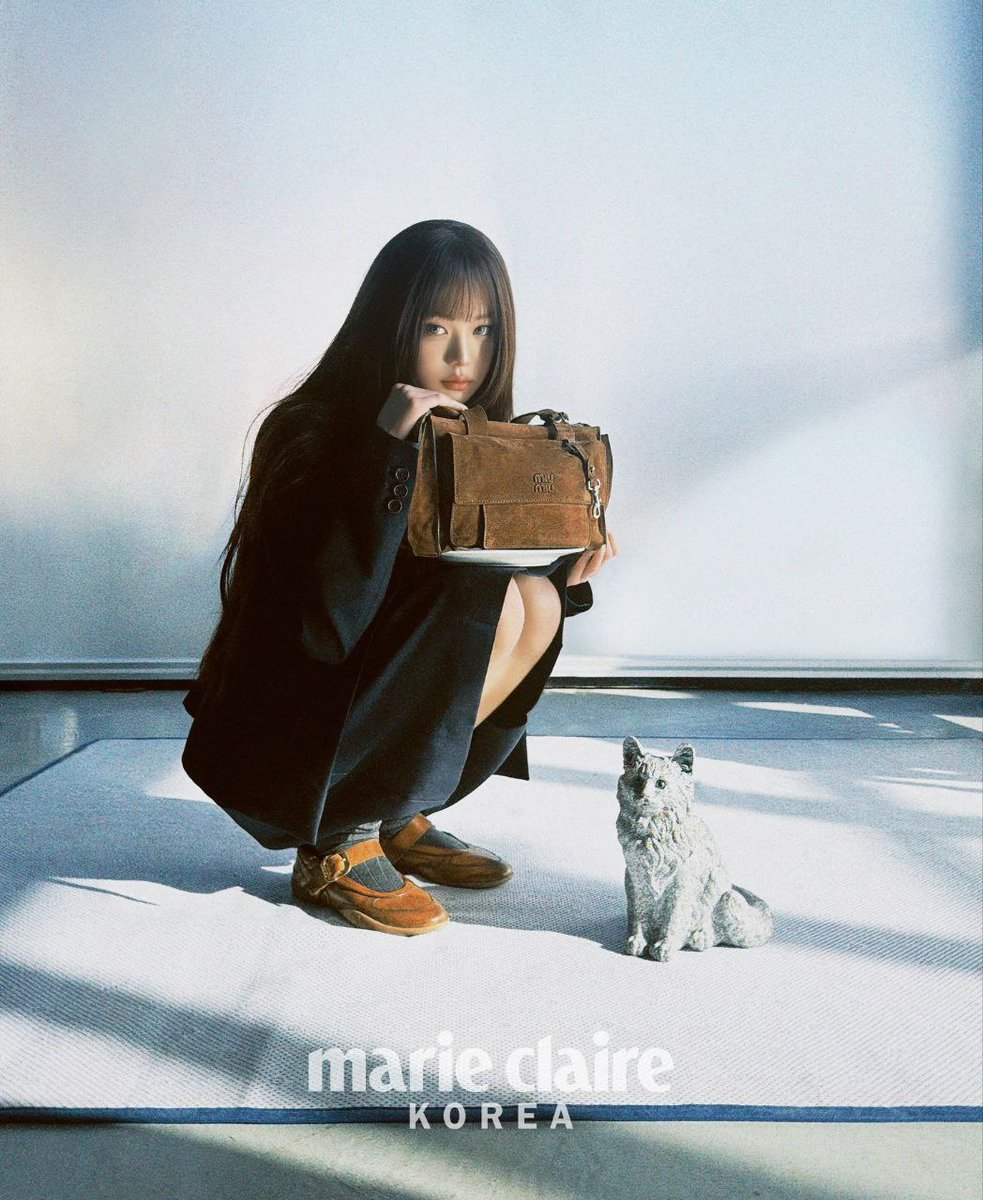 ECLIV_Official's tweet photo. The purest is therefore the strongest.
𝗠𝗮𝗿𝗶𝗲 𝗖𝗹𝗮𝗶𝗿𝗲 Korea’s April cover features #VIOLITA for 𝗠𝗜𝗨 𝗠𝗜𝗨.

#ECLIV #에클리브 
#VIOLITA #비올리타 https://t.co/mltBgZVpOI