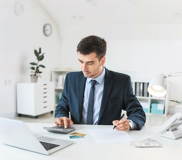 Dream Jobs by Country 💼

1. 🇮🇳 India - Bank Manager
2. 🇺🇸 United States - Real Estate 
3. 🇨🇳 China - Scientist
4. 🇯🇵 Japan - Fortune Teller
5. 🇬🇧 United Kingdom - Train Driver
6. 🇫🇷 France - Police Officer
7. 🇩🇪 Germany - Professor
8. 🇨🇦 Canada - Real Estate
9. 🇳🇬 Nigeria - Pro