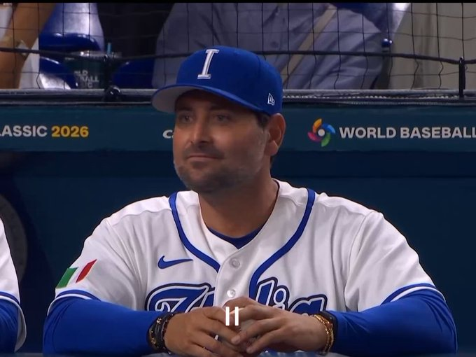 Fantasma_956's tweet photo. En el fondo el sabia que si alguien le ganaba a Italia era su Venezuela. grande Francisco Cervelli, la satisfacción por ver a su país natal ganando no la pudo ocultar https://t.co/engjw2zOPc