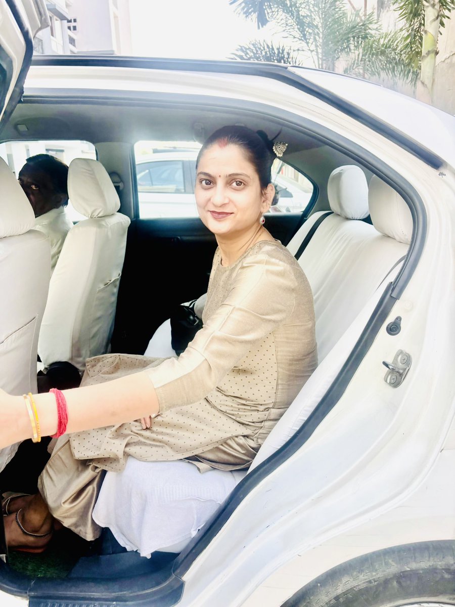 Dr Shashi Tiwari tweet media