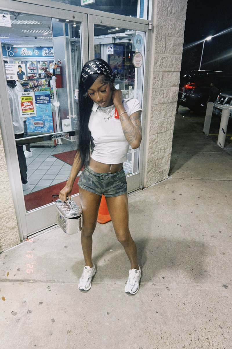 n e v a e h🦋 tweet media