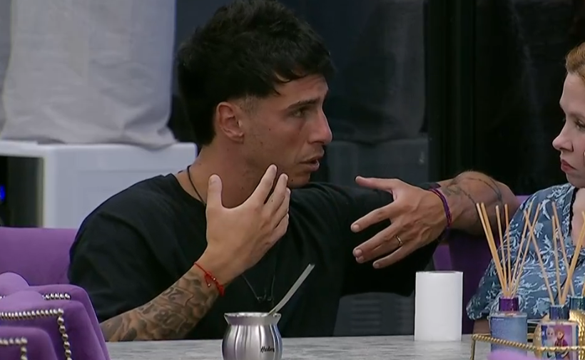 aaron  tweet media