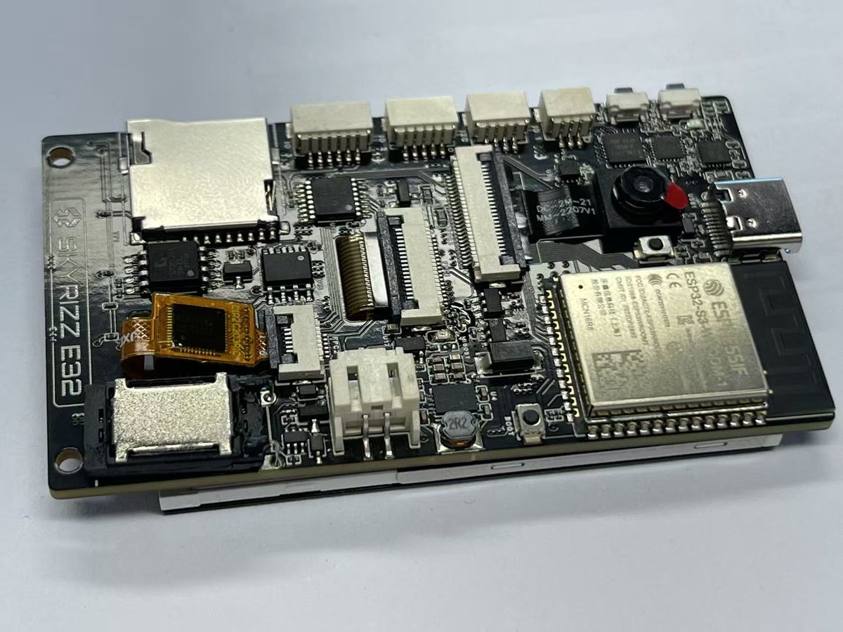 Flag Monkez tweet media