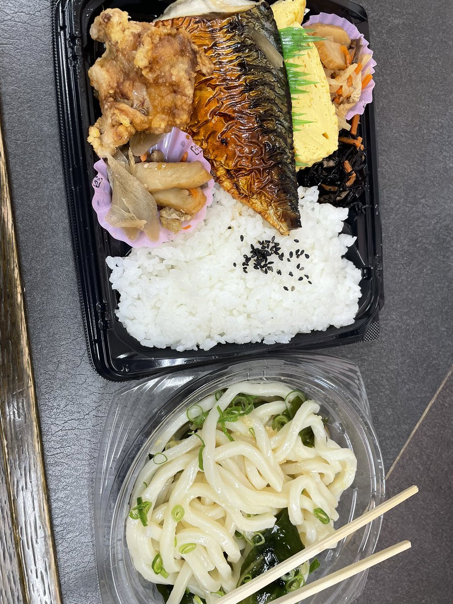 ka_tabemono's tweet photo. 今日は子どもと一緒に公園へ
お弁当買って食べました
久々ですが元気です！
昨夜はゼリー作りました😅 https://t.co/X6f1V6ewHU