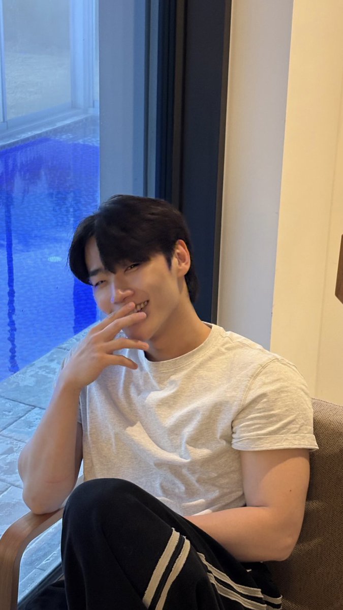 뎨 tweet media
