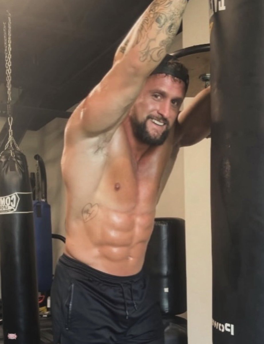 Tim Reed tweet media