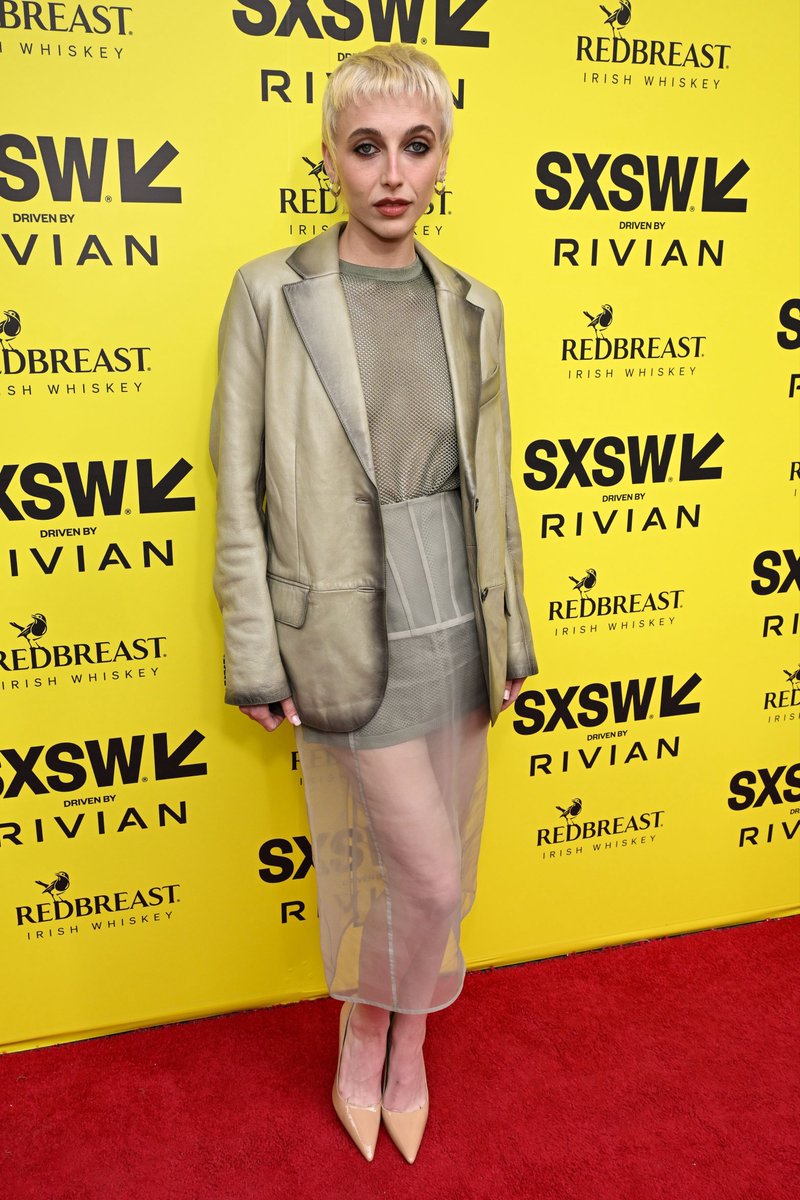 Emma Chamberlain Access tweet media