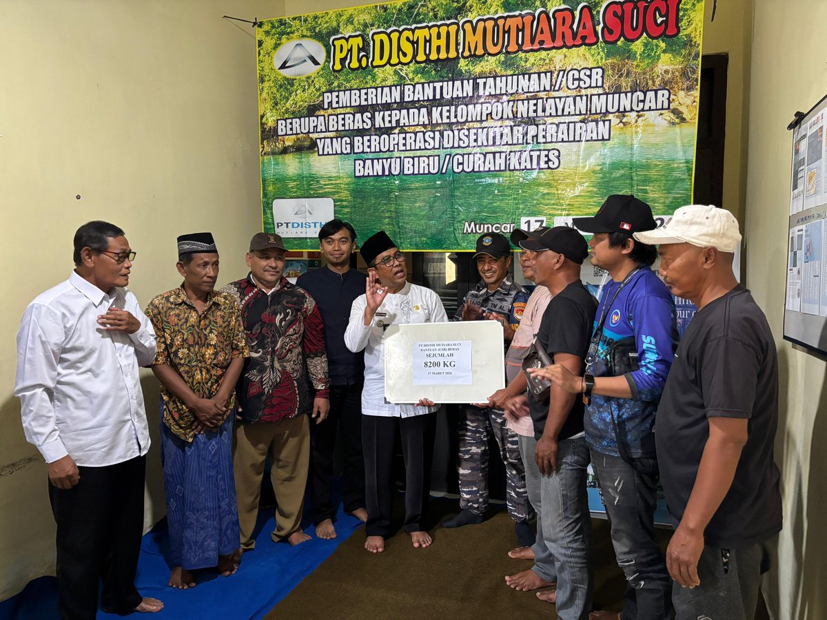 Davi_Choiris's tweet photo. Selasa (17/03/26) A. Davi Choiris, Luhkan kab Banyuwangi, Pendampingan Nelayan penyerahan CSR PT Disthi 
@bppsdm_kp @pusluhkp @disperikananbwi @bppsdm_bp3bwi
#luhlapor #GiatLuhkanSatminkalBWI https://t.co/gPpbzCwsLI