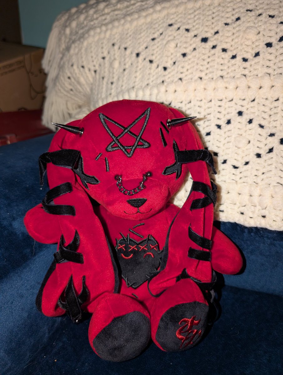 MorriganAustin's tweet photo. @itJudeyork @TwinParanormal #wyattthewabbit We got our Twin Paranormal heartbreaker bunny today! We named him Wyatt the Wabbit! Lol https://t.co/H1ZjTLyaCf