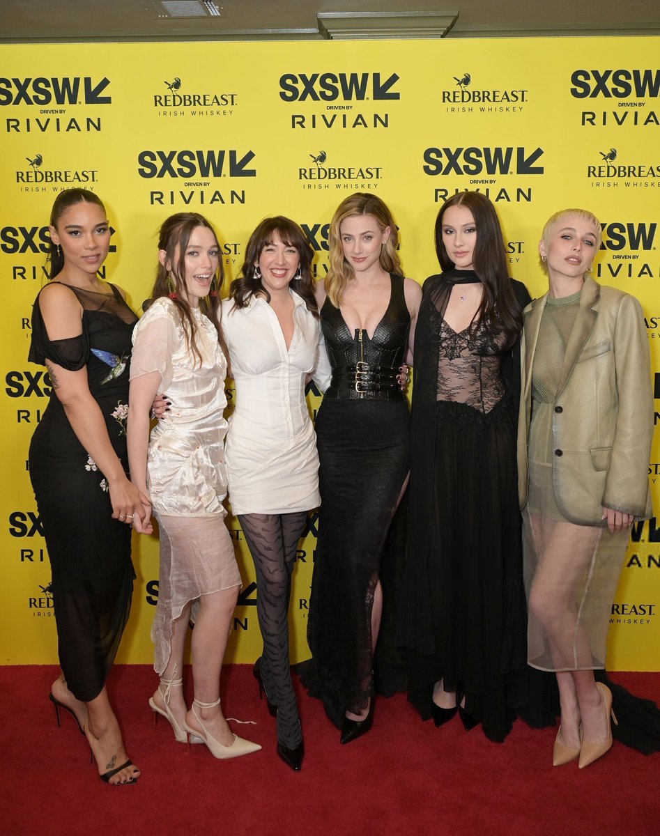 Emma Chamberlain Access tweet media