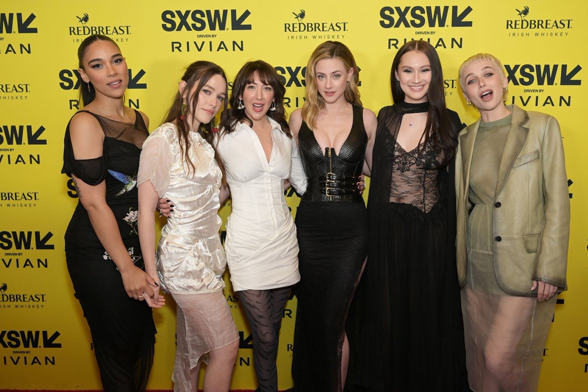 Emma Chamberlain Access tweet media