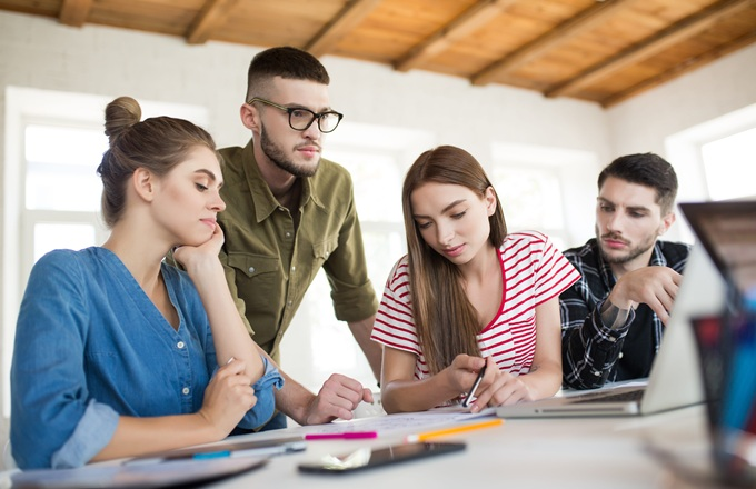 RRHHpress.com tweet media