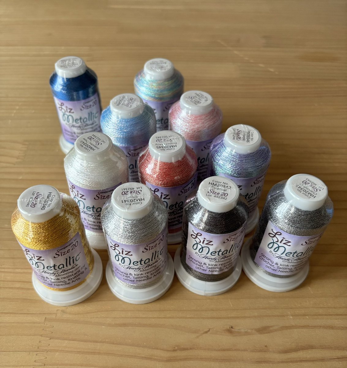 shishicass's tweet photo. shop情報

〈Lizbeth metallic コーン巻〉
新色 350 Sapphire  入荷しました。
この色はSize20とSize40のみ発売です。
https://t.co/oJ31iV7LZh

#タティングレース #リズベスメタリックコーン巻 #リズベスメタリック #あとりえシシカス https://t.co/OjCpomKoEU