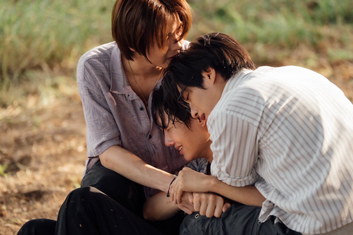 mintmag_th's tweet photo. กลับอุบล! "เขมจิราต้องรอด" ซีรีส์โรแมนติกแฟนตาซีสยองชวัญ ที่เป็นกระแสดังในช่วงที่ผ่านมานำแสดงโดย #เก่งน้ำปิง #เติ้ลเฟิร์สวัน เตรียมเข้า Netflix ให้ได้รับชมกันแล้ว 28 มีนาคมนี้ รอติดตามกันได้เลย 💚

#เขมจิราต้องรอดseries 
#KhemjiraTheSeries
#MintNews https://t.co/VYmsr2sJaR
