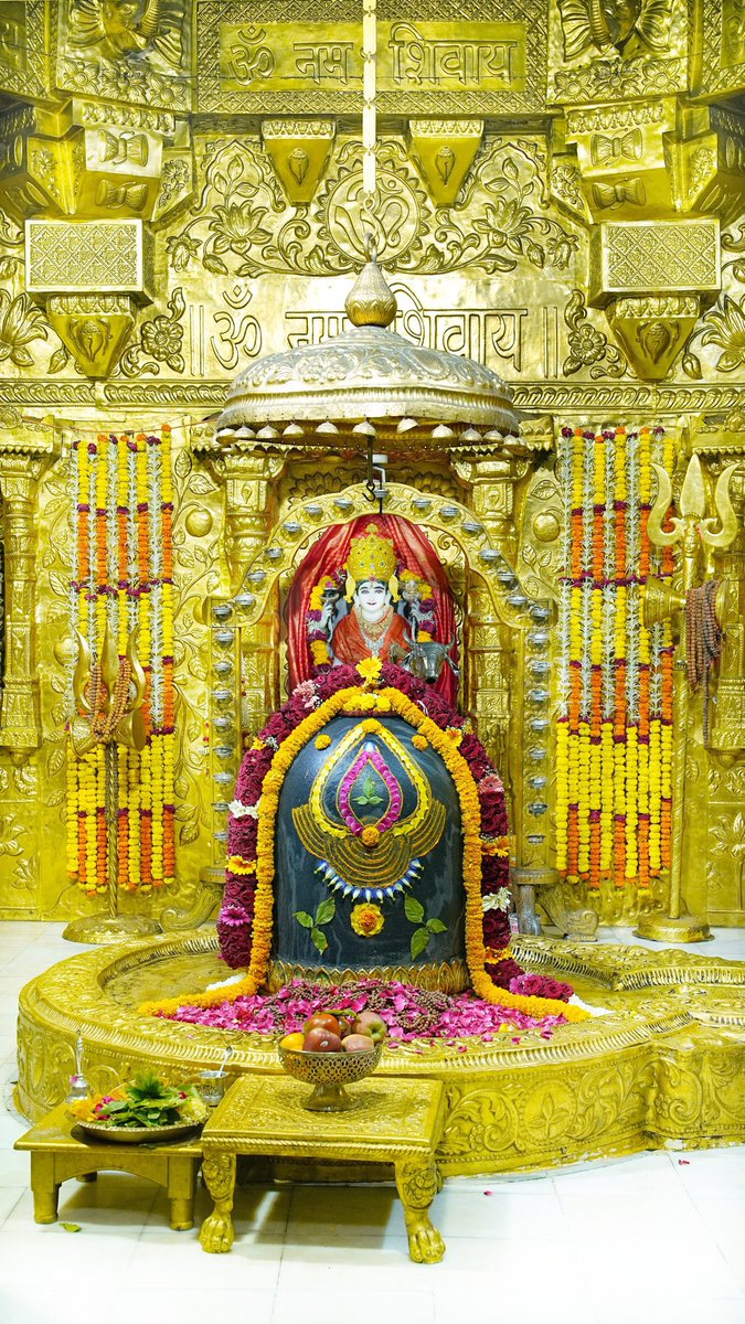 AlokTiwari9335's tweet photo. स्वर्ग मे देवता भी उनका अभिनंदन करते हैं, 

जो हर पल महाकाल का वंदन करते है..!!

बोलो हर हर महादेव 🙏🚩
जय श्री सोमनाथ महादेव 🙏🚩 https://t.co/3OsT6cC1U6