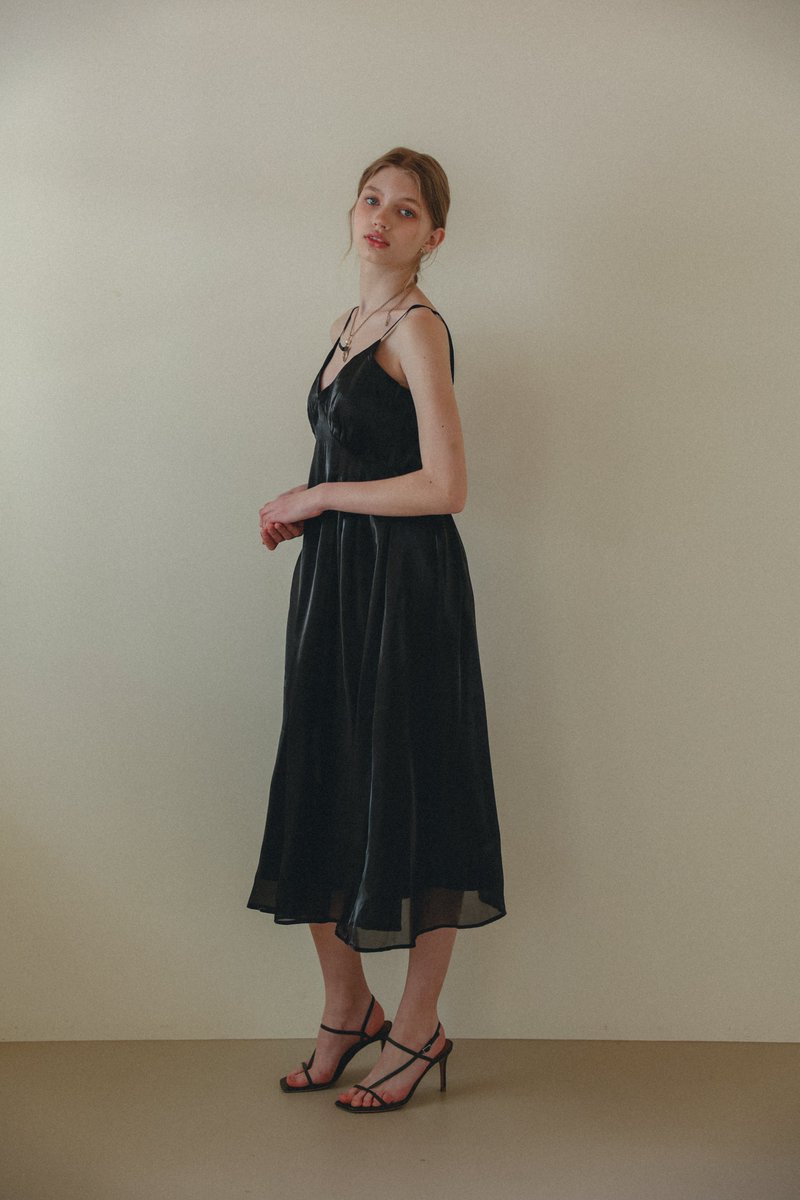 HYBERNAT_'s tweet image. 오간자 서스팬더 원피스 - 블랙

#hybernat #하이버넷 #더블유컨셉 #네이버 
플레디스 성시경 팬미팅 대추노노 연산호 작가 신작 고소득층 화이트데이 엔비디아 분할적립 클렌징폼