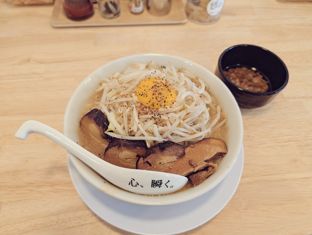 ペペロン tweet media