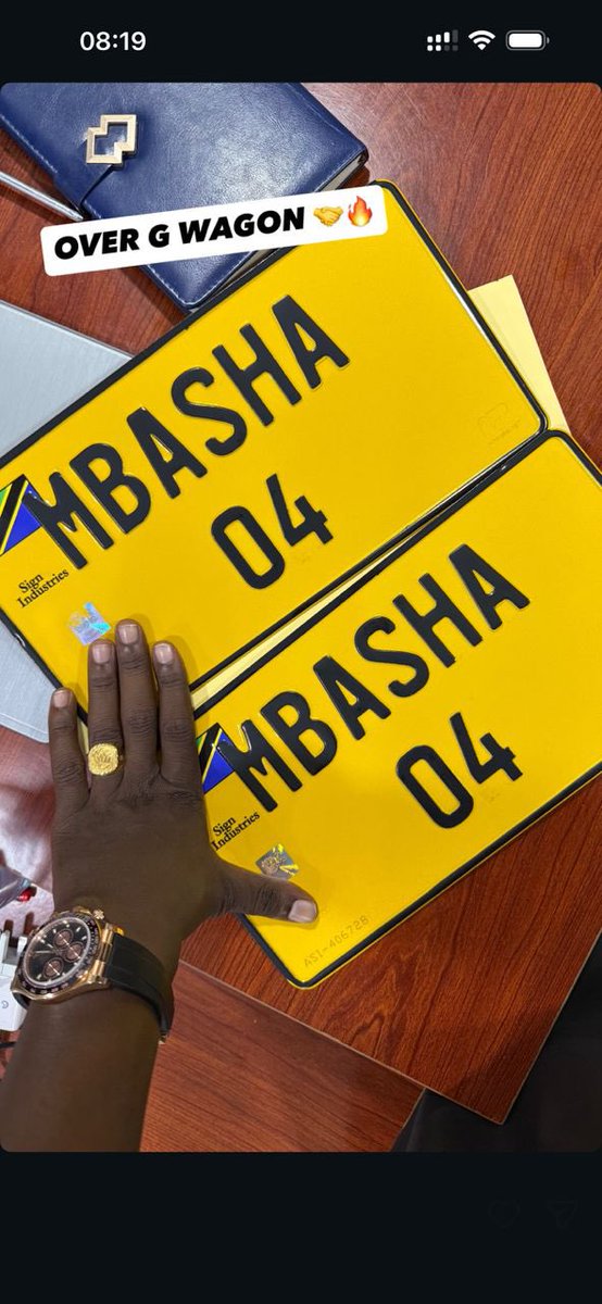 IAmHaule's tweet photo. Mbasha amevuta G wagon , kupitia baishara yake ya kuuza nyama ya Ng’ombe (Butcher) 

Mkiambiwa Njaa ya watu ndiyo utajiri wako mnabisha . 

Kutokea Vingunguti hadi Duniani . https://t.co/zAgth96DIt