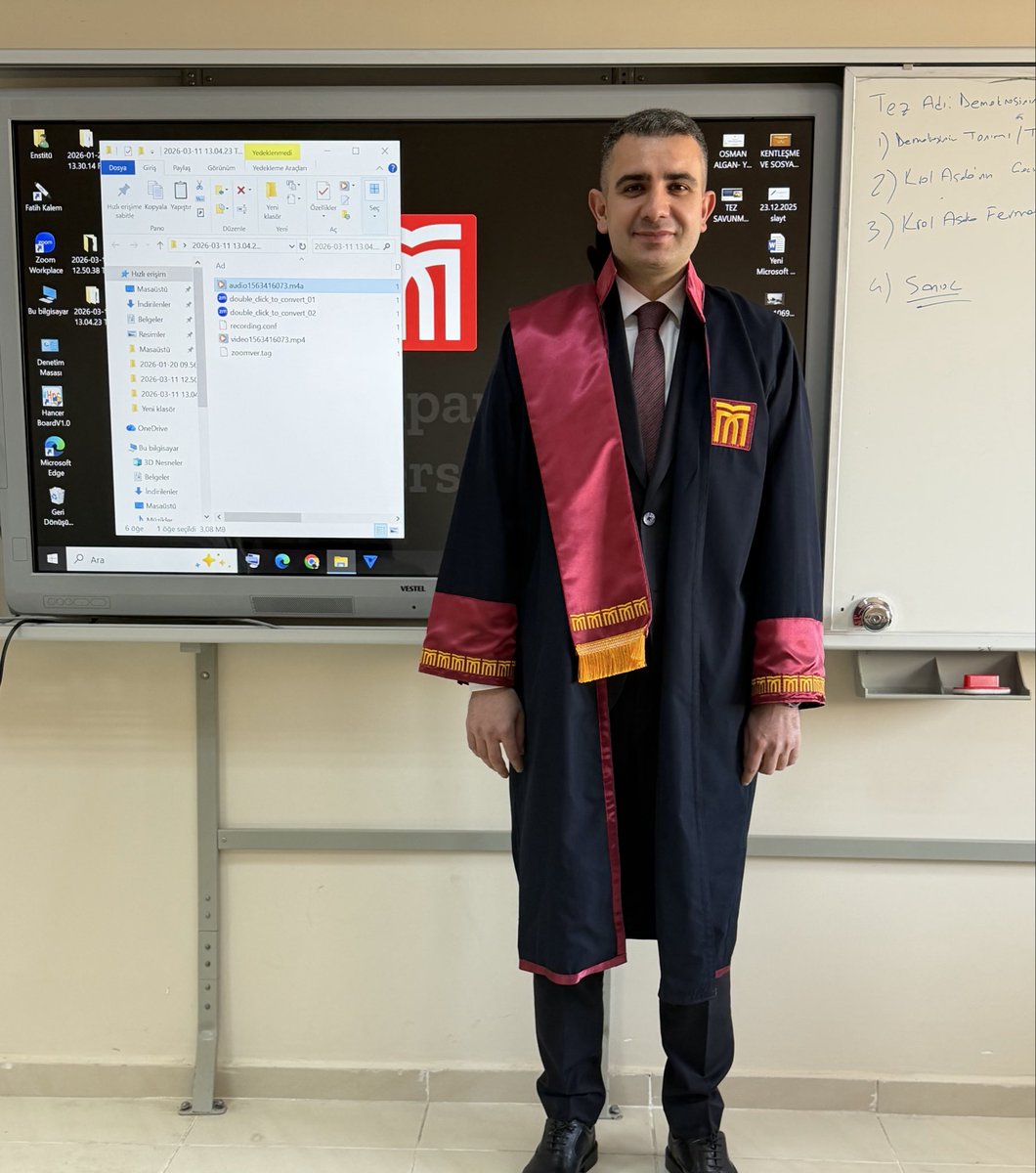 CihatAbukan's tweet photo. Uzun ve yoğun bir emeğin ardından, Muş Alparslan Üniversitesi Siyaset Bilimi ve Kamu Yönetimi ABD Tezli Yüksek Lisans programı kapsamında hazırladığım tez çalışmamı başarıyla tamamladım. Süreçteki kıymetli rehberliği için danışman hocam Doç. Dr. Yusuf Çifci’ye teşekkür ediyorum. https://t.co/3igmMlRvZq