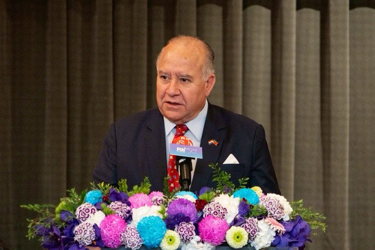 TaiwanTodayJP's tweet image. 外交部の陳明祺政務次長（副大臣）は14日、中央広播電台（日本での名称は #台湾国際放送、#RTI）#スペイン語 番組の開設50周年記念式典に招かれて出席しました。