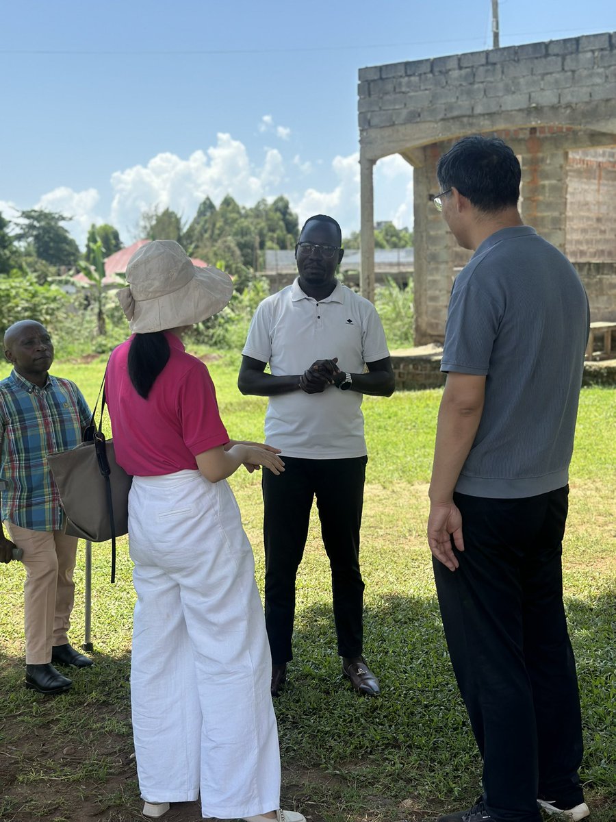 testimonyafric1's tweet photo. It was a pleasure hosting our partners from China-Uganda women association to see the state of #AfricaEwaka school, water and the demonstration village based in #entebbe https://t.co/odOXTiNBDd