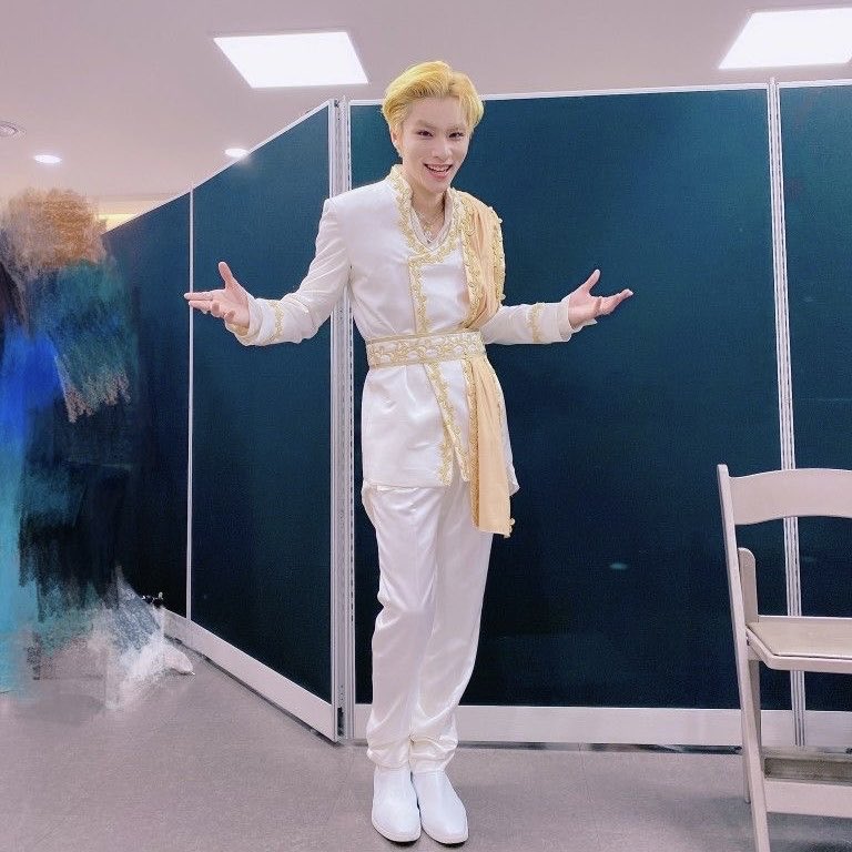 tati ✮ tweet media