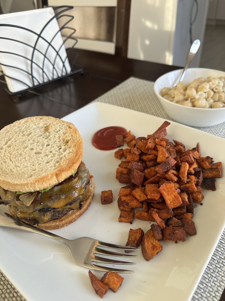 WoolyBuggerHooker tweet media