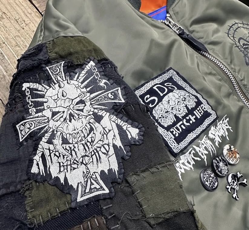 ス̶̬̲̙̪͒̋̓̉͢͝奇̷̜͍̥̱̏̄͗̒͜͝ゾ҉̧̛̗̙̤̅̊̈́̿̒ tweet media