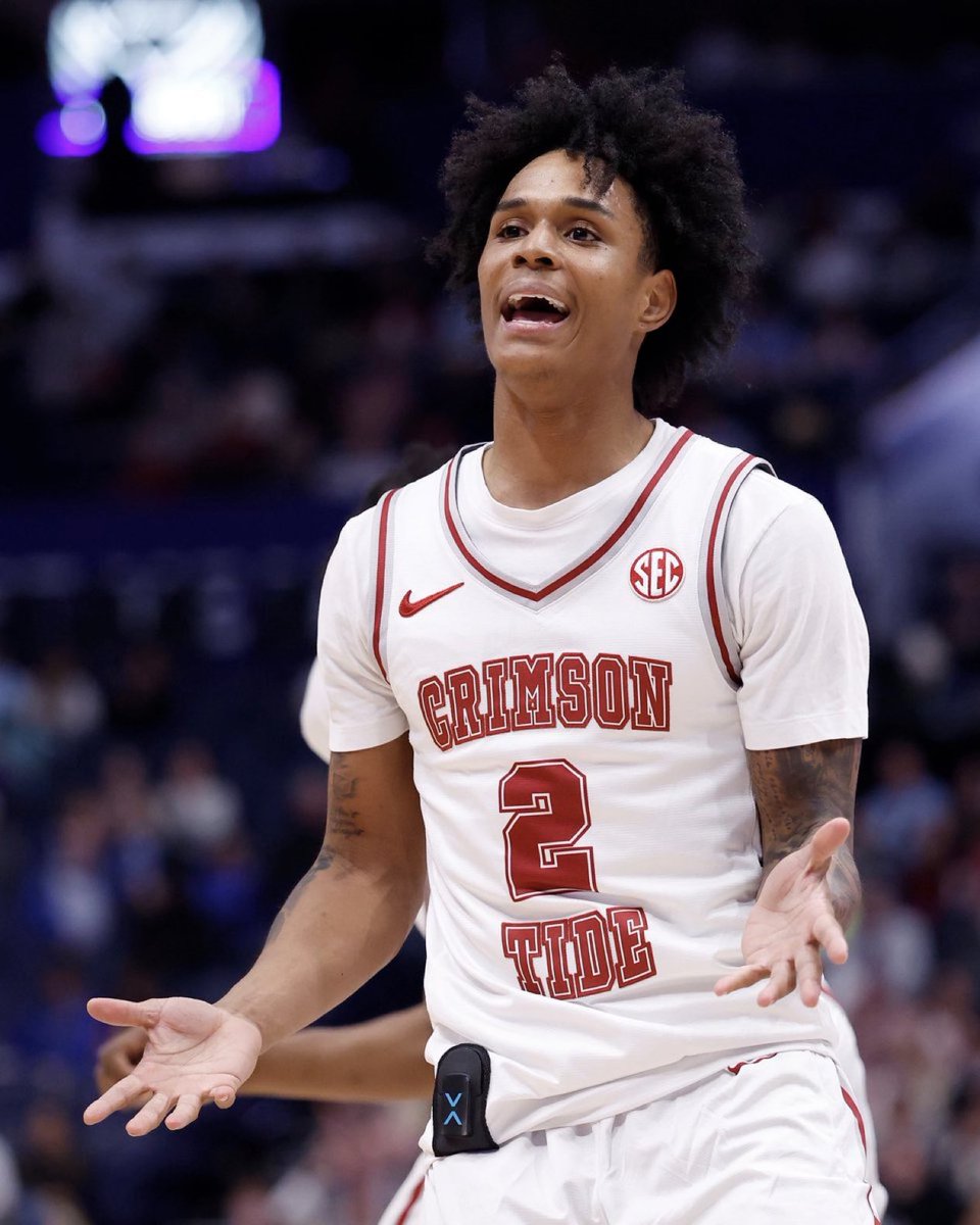 Daily Loud tweet media