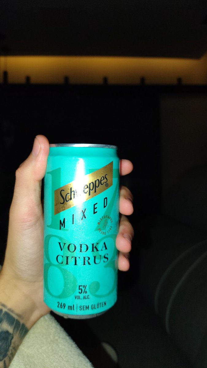 GauchoMagrinho's tweet photo. E não é que é bom essa schweppes! 😅

#schweppes #bebida #viral https://t.co/5sm4kIXWym