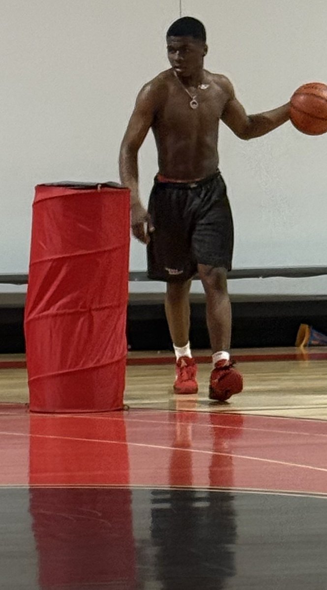 RamboB719's tweet photo. What’s your motivation? How bad do you want? Hard work Will show itself. ￼ When talent meets talent ￼ how will you defeat your opponent? ￼ @djrich32 @bjbutler_ https://t.co/UmaTQmOTSR