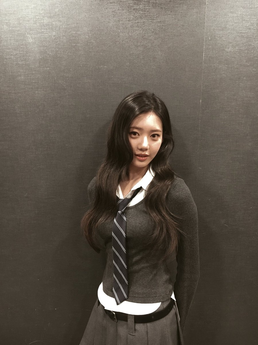 ⚜, 𝗋𝗈𝗋𝖺. tweet media