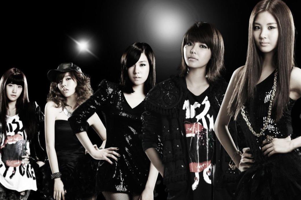 fun fact: snsd invented duality in 2010 when they released oh! and run devil run back to back