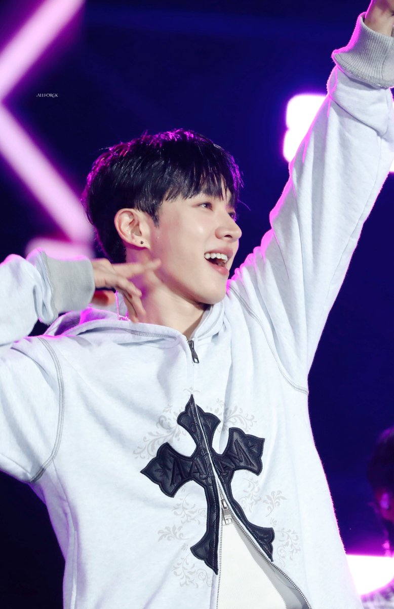 allforgk0330's tweet photo. 260314 KAOHSIUNG SAKURA FESTIVAL 🌸
💜🩷🤍
#하이라이트 #HIGHLIGHT
#비스트 #BEAST
#이기광 #LEEGIKWANG https://t.co/2t3gTVWDr0