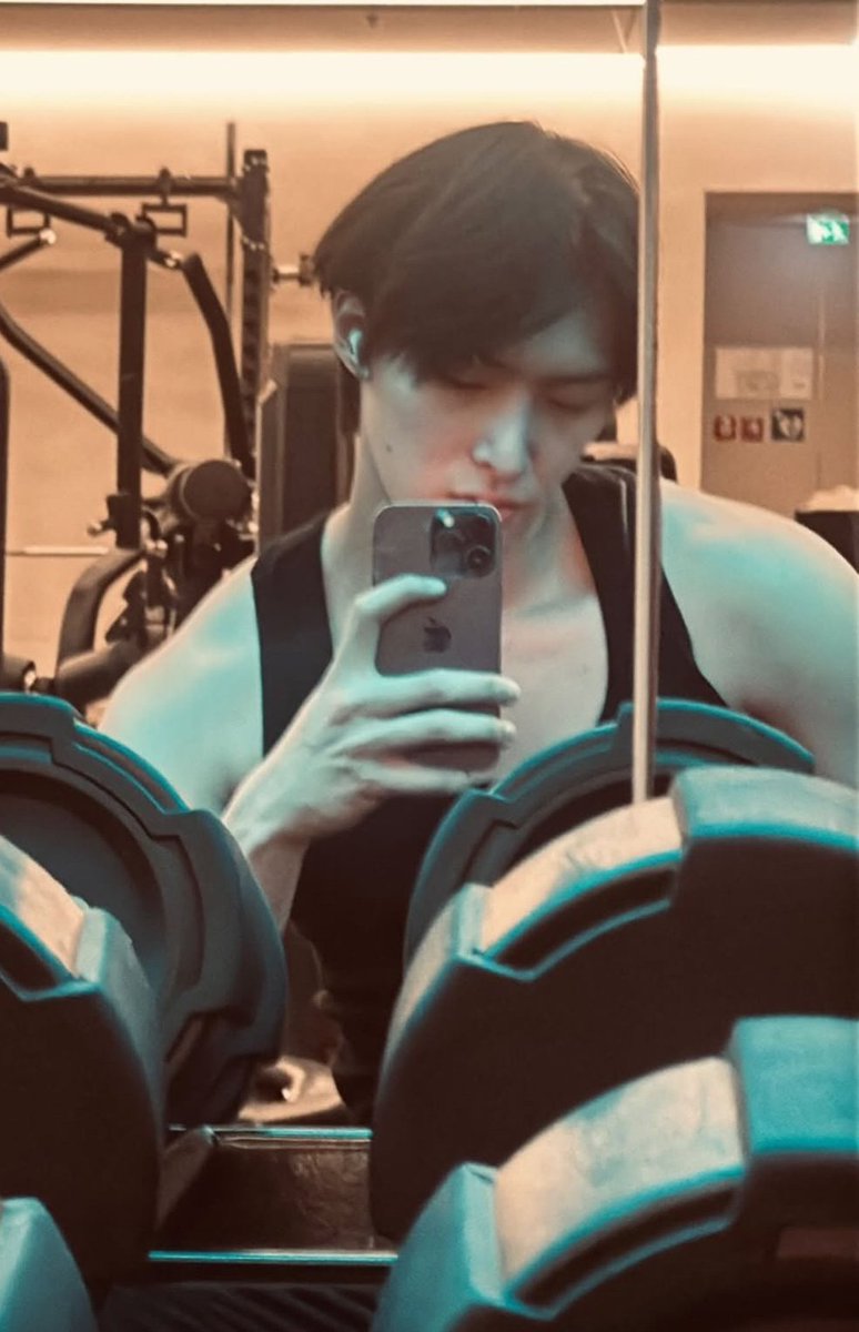 𝑩𝒂𝒏𝒈, 𝑫𝒊𝒌𝒕𝒂 — tweet media