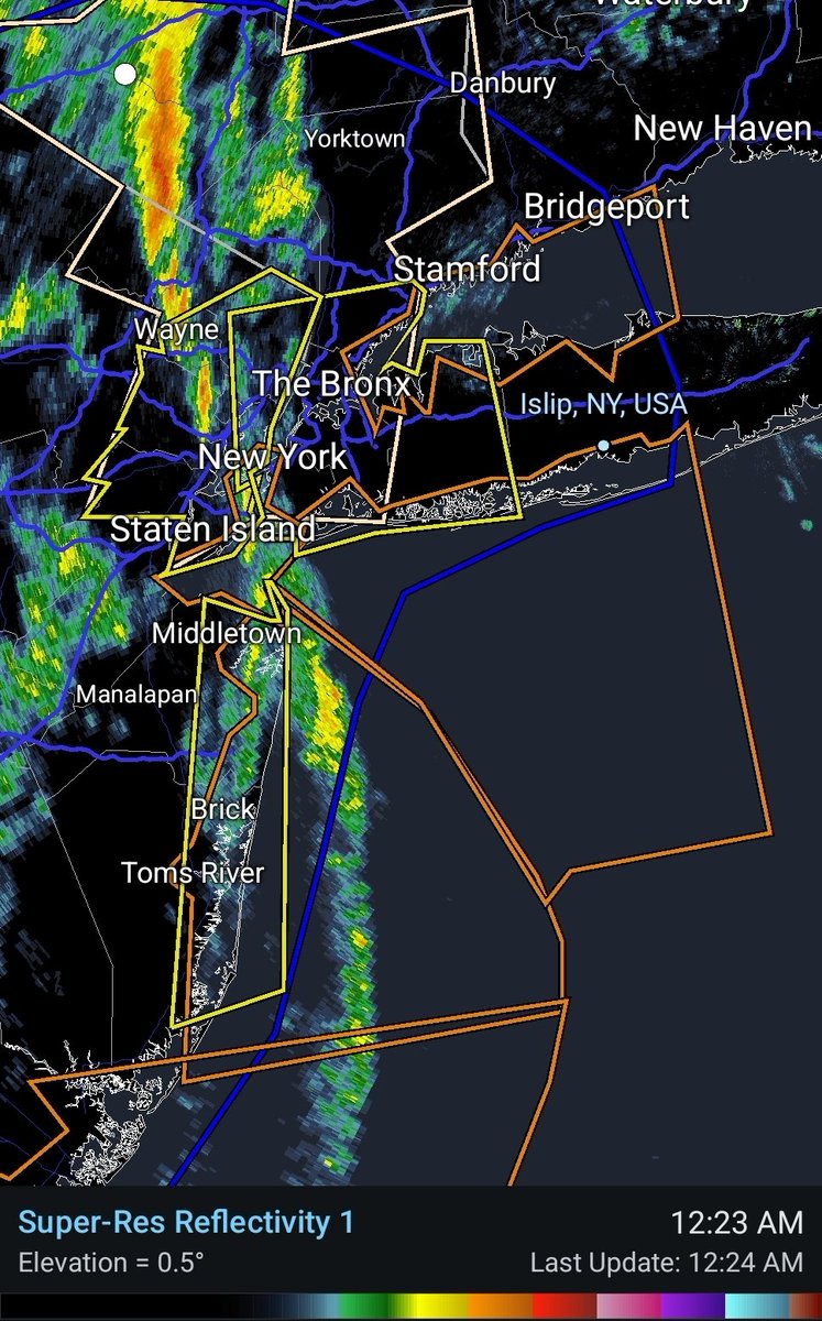 Cyclonesquared's tweet photo. Wow Severe Thunderstorm warnings all across NYC and into Nassau County. So strange that there's no lightning just very strong gusts and possibly some hail https://t.co/irMcYINkDk