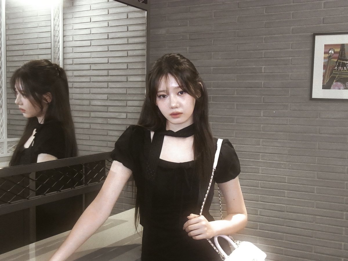 ⚜, 𝗋𝗈𝗋𝖺. tweet media