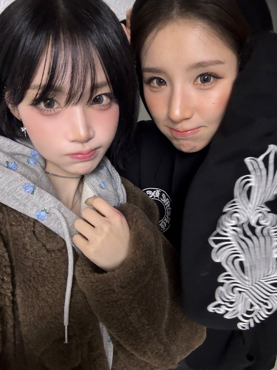 naky as cats 🐈‍⬛ tweet media