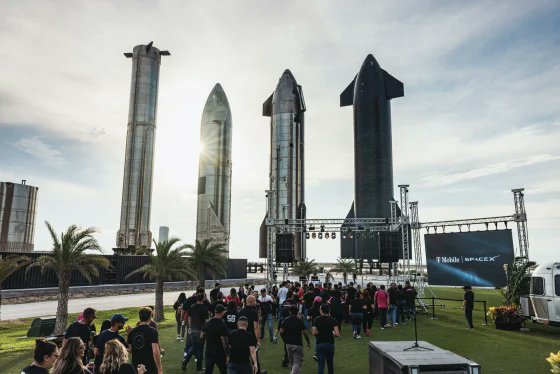 SouthpawSocial's tweet image. Starlog : April 2026

Went on a toad trip this afternoon to attend Elon Musk’s news conference at the Space X Starbase facility in Boca, Chica, Texas, that took place in 2022.

#outatime