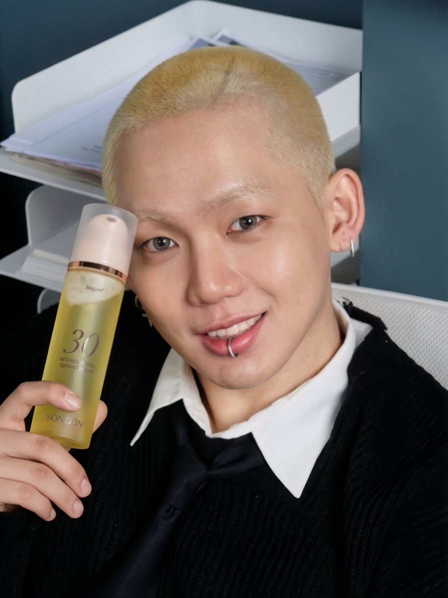 잠깐만ㅋㅋㅋㅋ개웃 
힙한 스타일링 하다가 
얌전 스타일링하니까
날티나던 까까머리 청년에서 갑자기 규율 빡센 고등학교 다니는 아이가 됨
미안 웃어버려서 ㅋㅋㅋㅋㅋㅋ